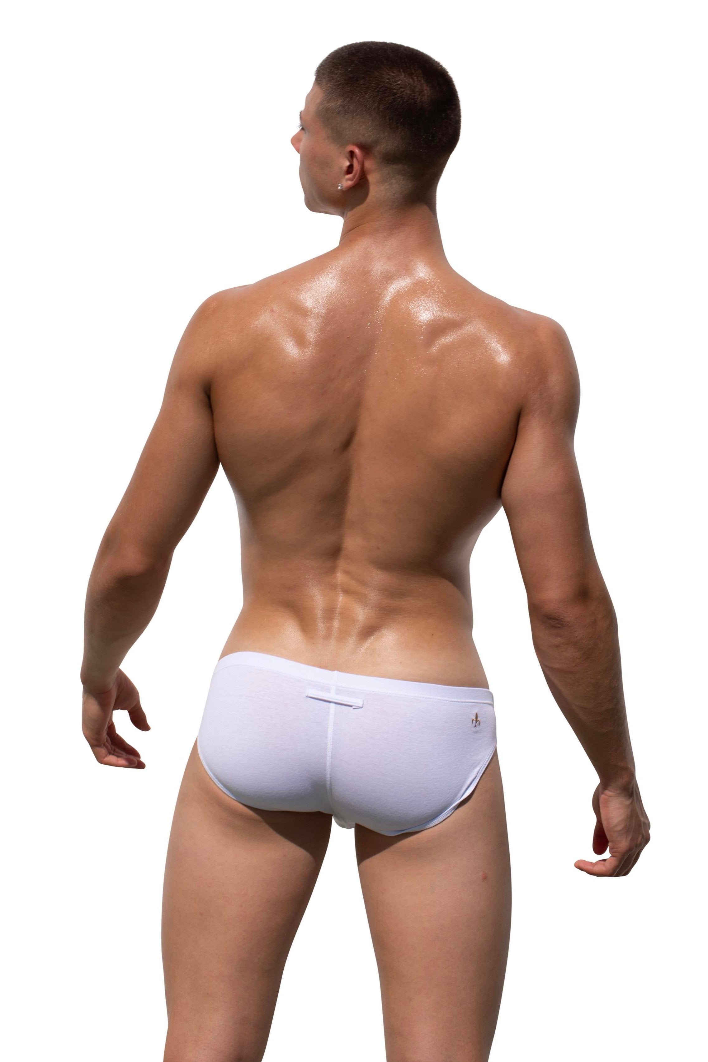 #colour_barrack brief white